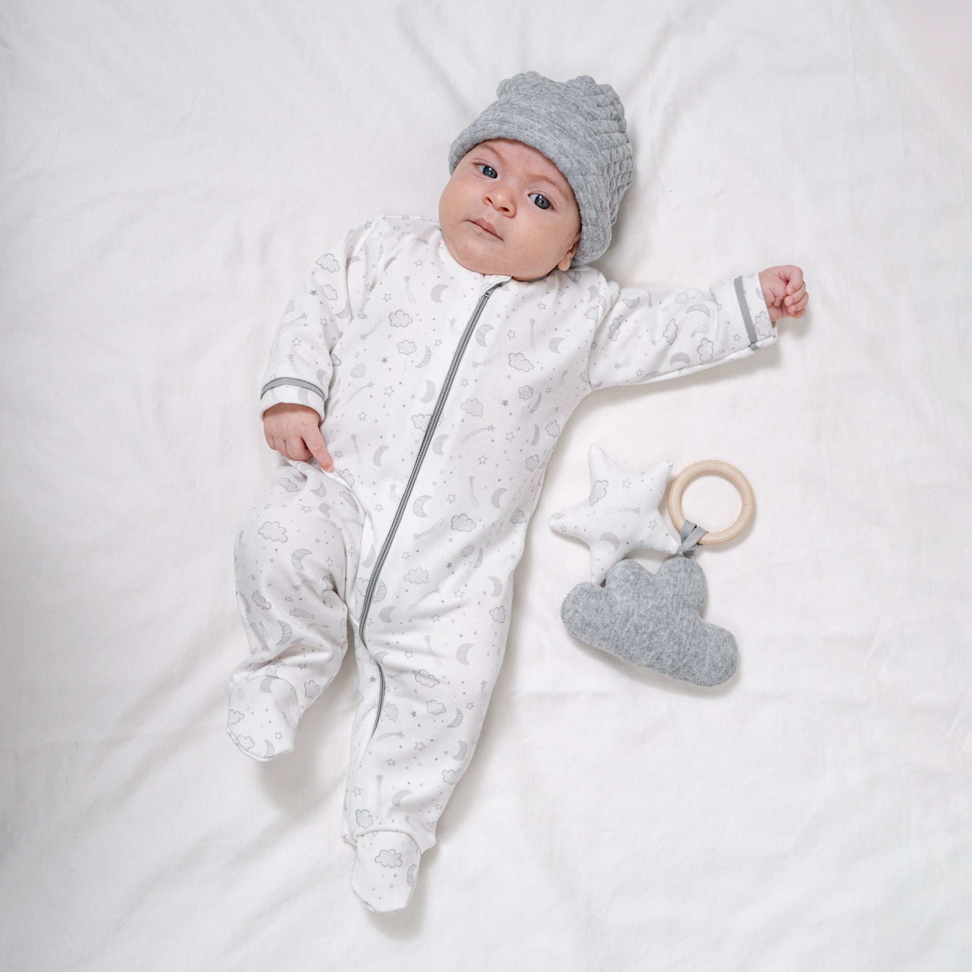 Cesto recién nacido mameluco estrellas gris - Image 2