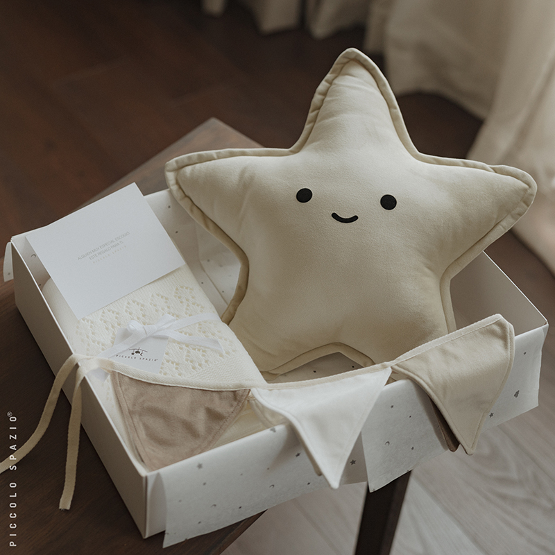 Gift Box - Estrella Beige, Frazada Blanca y Guirnalda