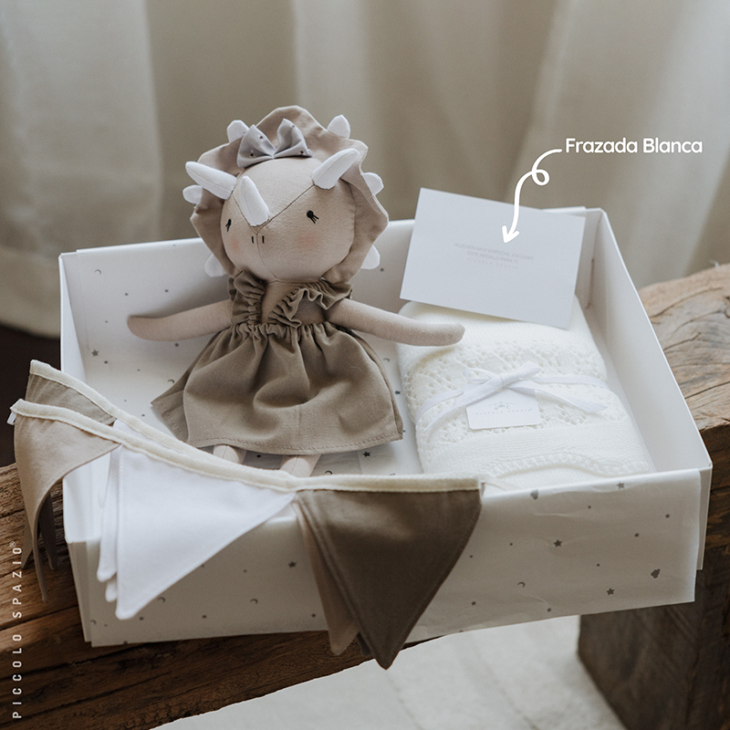 Box Fer Triceratops, Frazada y Guirnalda - Image 4