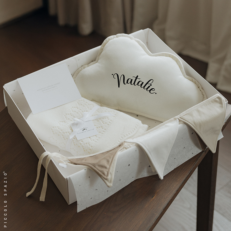 Gift Box - Nube Blanca, Frazada Blanca y Guirnalda - Image 2
