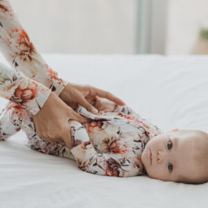 Pijama diseño de Peonias para bebé
