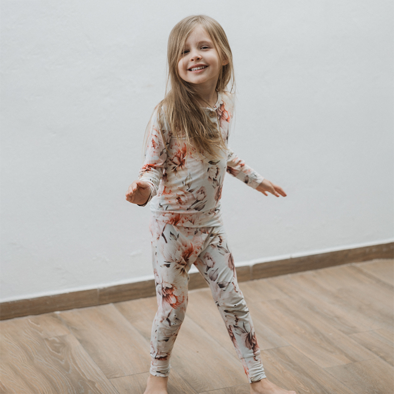 Pijama diseño de Peonias para Niña - Image 2