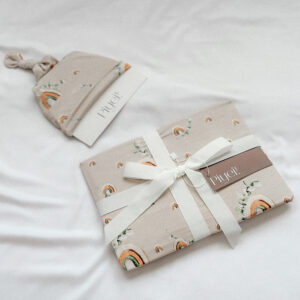 Swaddle diseño Arcoíris con Gorro