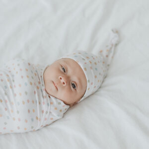 Swaddle diseño Pastel con Gorro