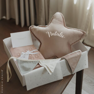 Gift Box - Estrella Rosa, Frazada Rosa y Guirnalda